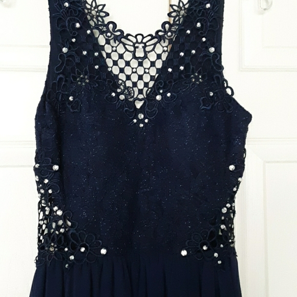 Dress - Picture 1 of 2